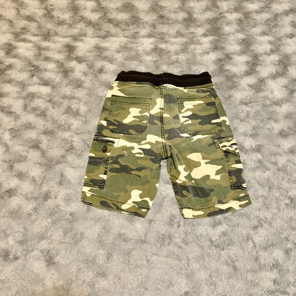 Cargo shorts for big boys - Picture 2 of 2
